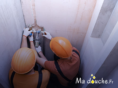 Artisan salle de bain : rénovation salle de bain par un professionnel, installateur et entreprise — qui choisir pour refaire sa salle de bain